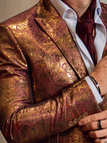 TERNO SLIM FIT MET GALA Floral Dourado